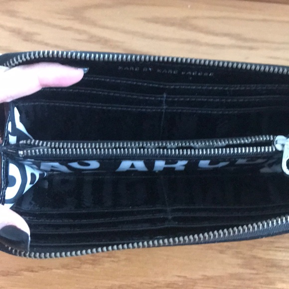 Marc by Marc Jacobs Wallet - Picture 2 of 4